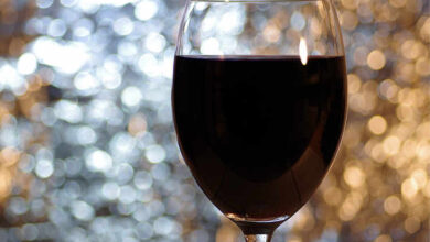 Não vos embriagueis com vinho